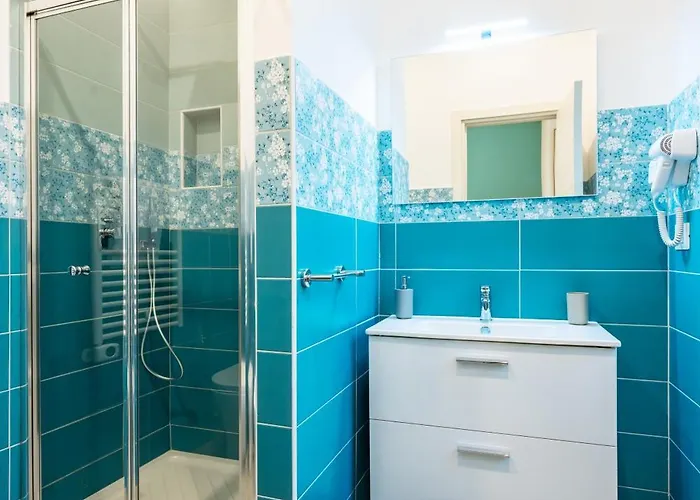 Solaris Pensión Nápoles